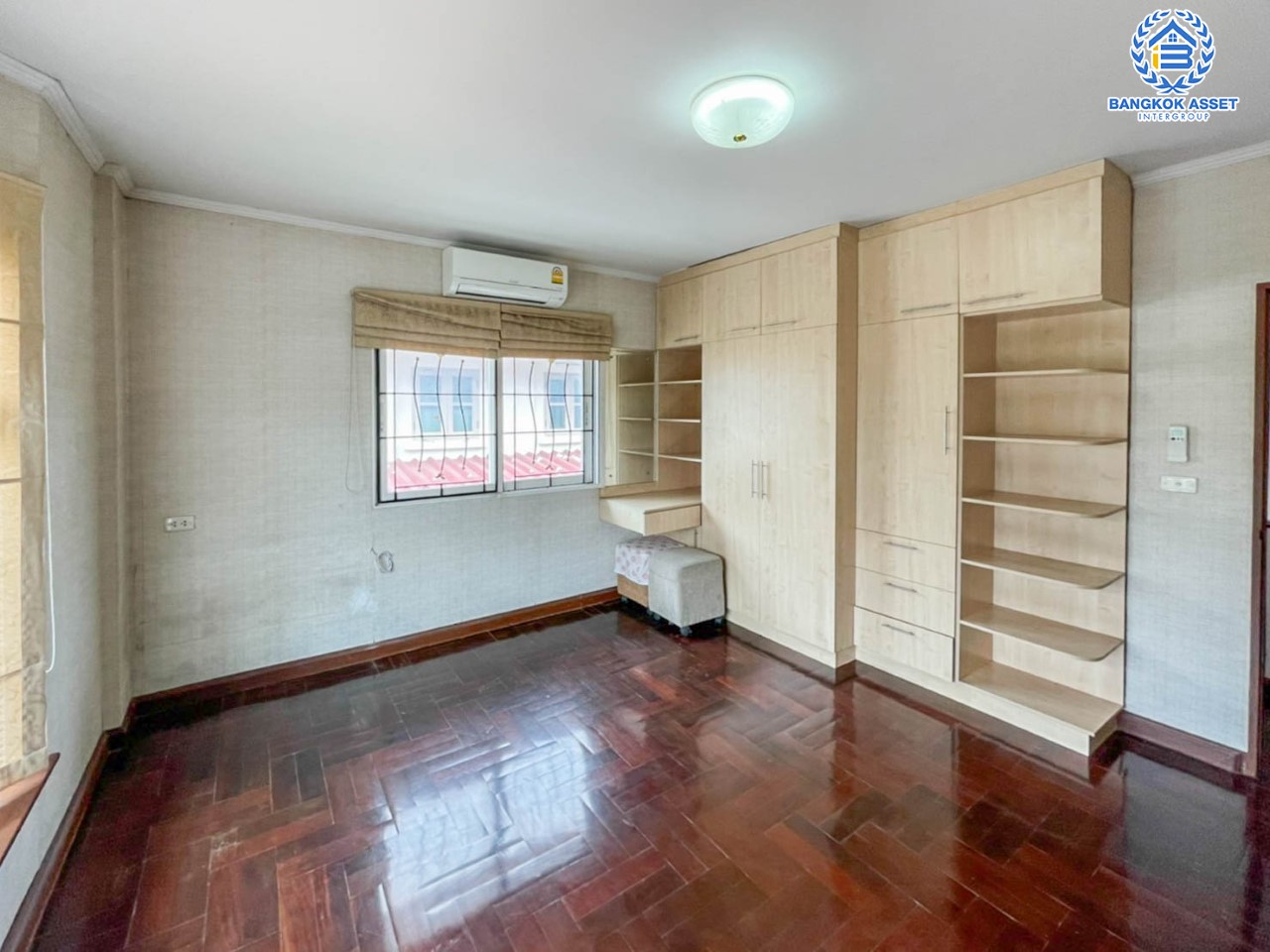 *****บ้านเดี่ยวมือสอง ม.ศุภาลัย ออคิดปาร์ค สุขาภิบาล5  เนื้อที่ 67 ตร.ว. ฟังก์ชัน 3 ห้องนอน 2 ห้องน้ำ จอดรถได้ 2 คัน บนทำเลเชื่อมต่อหลายเส้นทาง ถ.รามอินทรา ถ.สายไหม และถ.พหลโยธิน ใกล้สนามบินดอนเมือง ทางด่วน "รามอินทรา" และรถไฟฟ้าสายสีเขียว "สถานีสายหยุด"